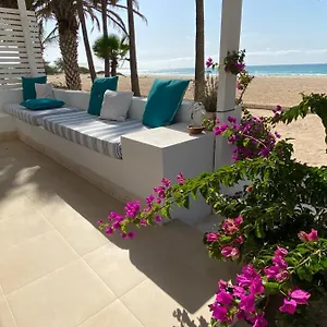 villa-n25b-alfredo-marchetti-suites-on-the-beach-praia.cape-verdehotels.com/